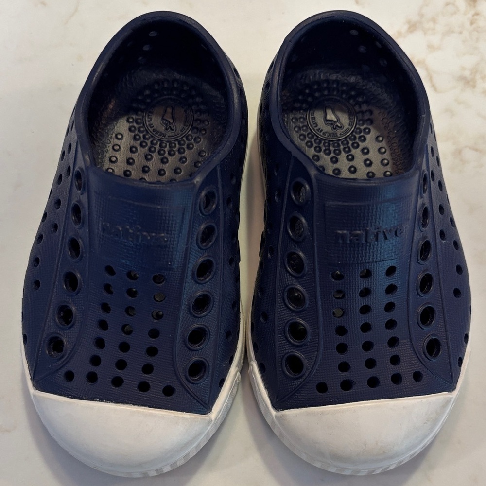 Native Dark Blue Perforated slip on NWOT size 4t